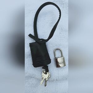Coach Mini Silver Lock With 2 Keys And Leather Clochette